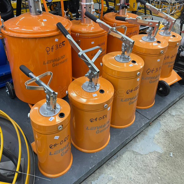 Lenhard Germany QH371 20kg Manual Hydraulic Grease Bucket Pump | 24-Month Warranty | Kreatives.co.ke